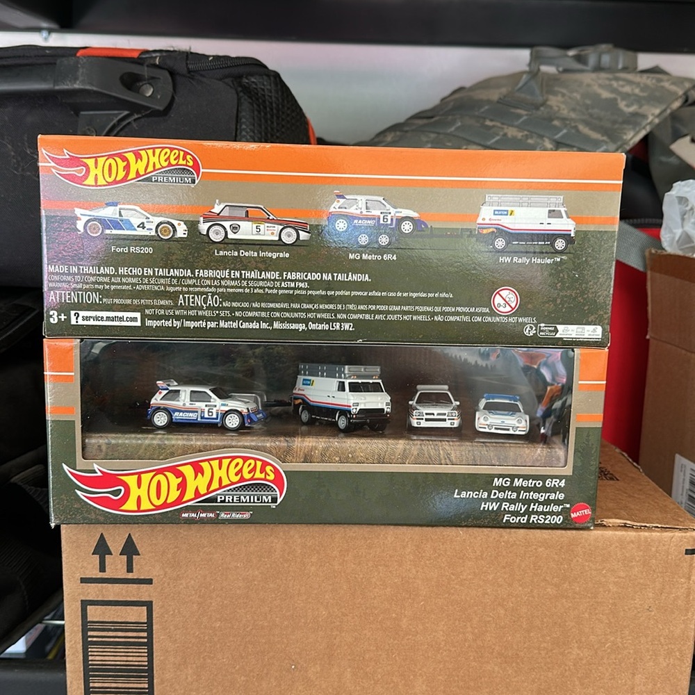 Hotwheels Premium Metal RealRiders 5 Car Set - Picture 5 of 6